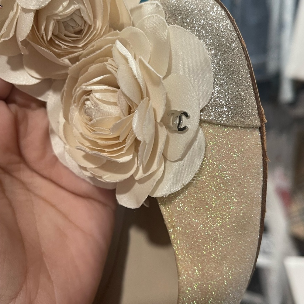 CHANEL Beige Glitter Camellia-Embellished Ballet Flats - Picture 12 of 13
